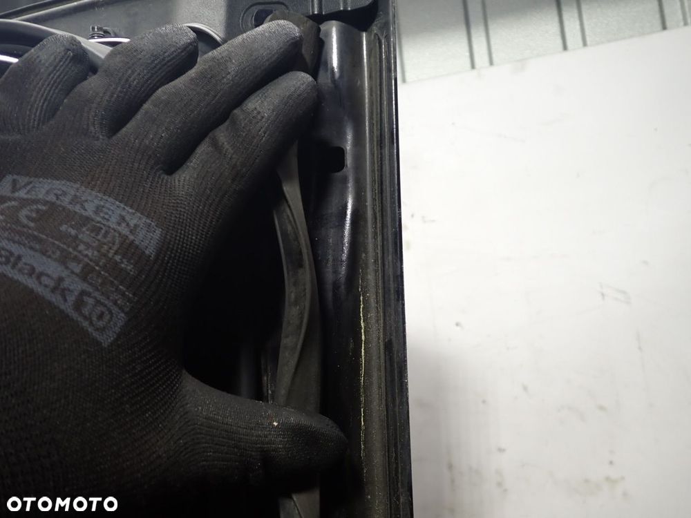 DRZWI LEWY PRZÓD INFINITI M37X KOL:GAC - 23