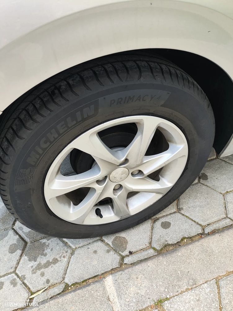 Peugeot 208 1.4 HDi Active - 13