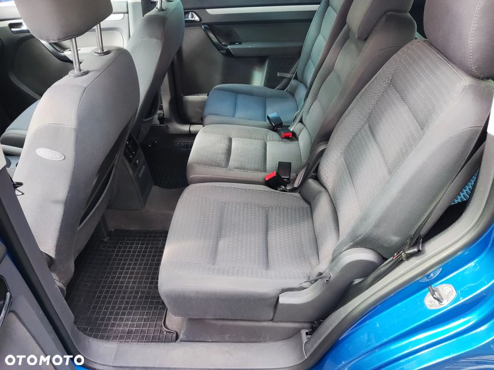 Volkswagen Touran 1.6 FSI Basis - 15