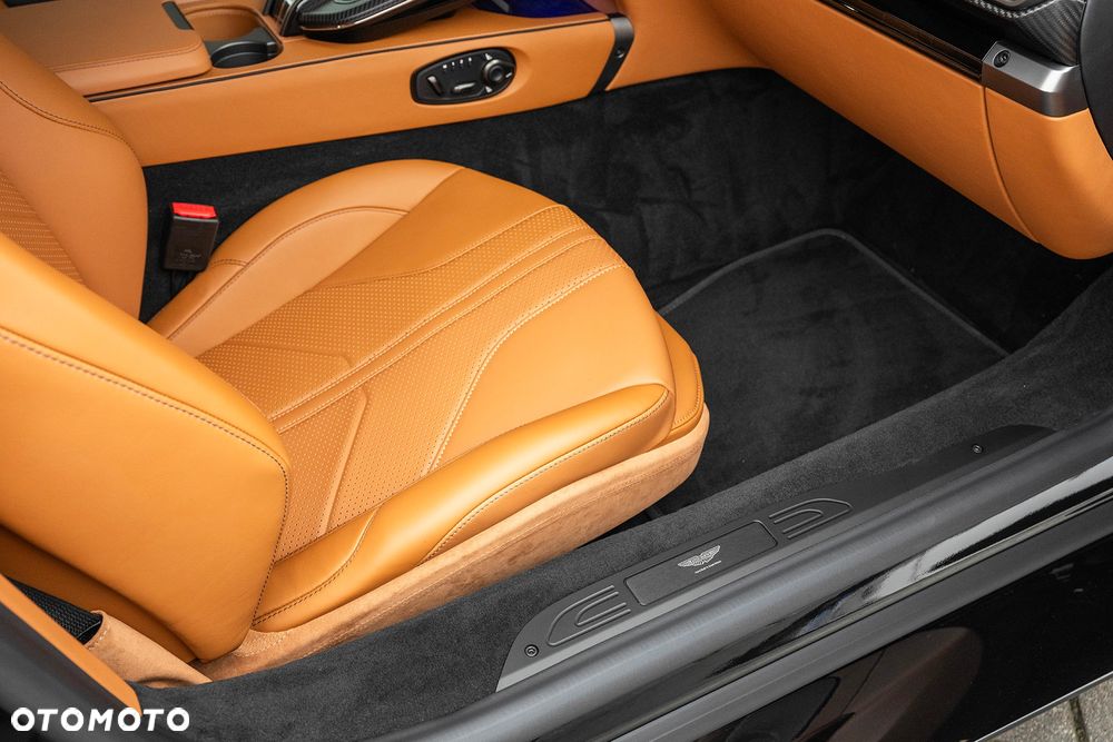 Aston Martin Vantage - 18