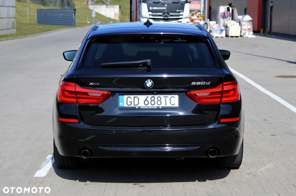 BMW Seria 5 520d xDrive Sport Line sport - 26