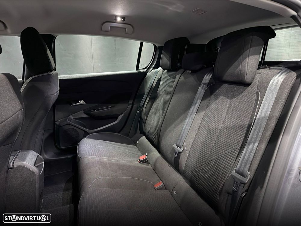 Peugeot 308 1.2 PureTech Allure Pack EAT8 - 28