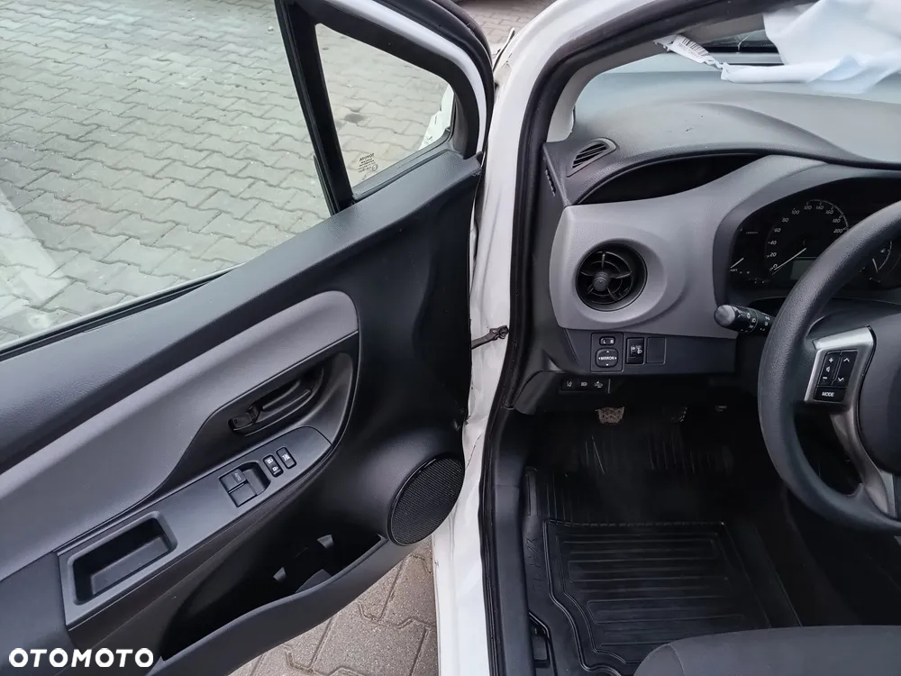 Toyota Yaris 1.0 Active - 9