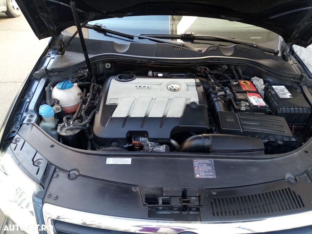 Volkswagen Passat 2.0 TDI BlueMotion Technology DPF Highline - 8