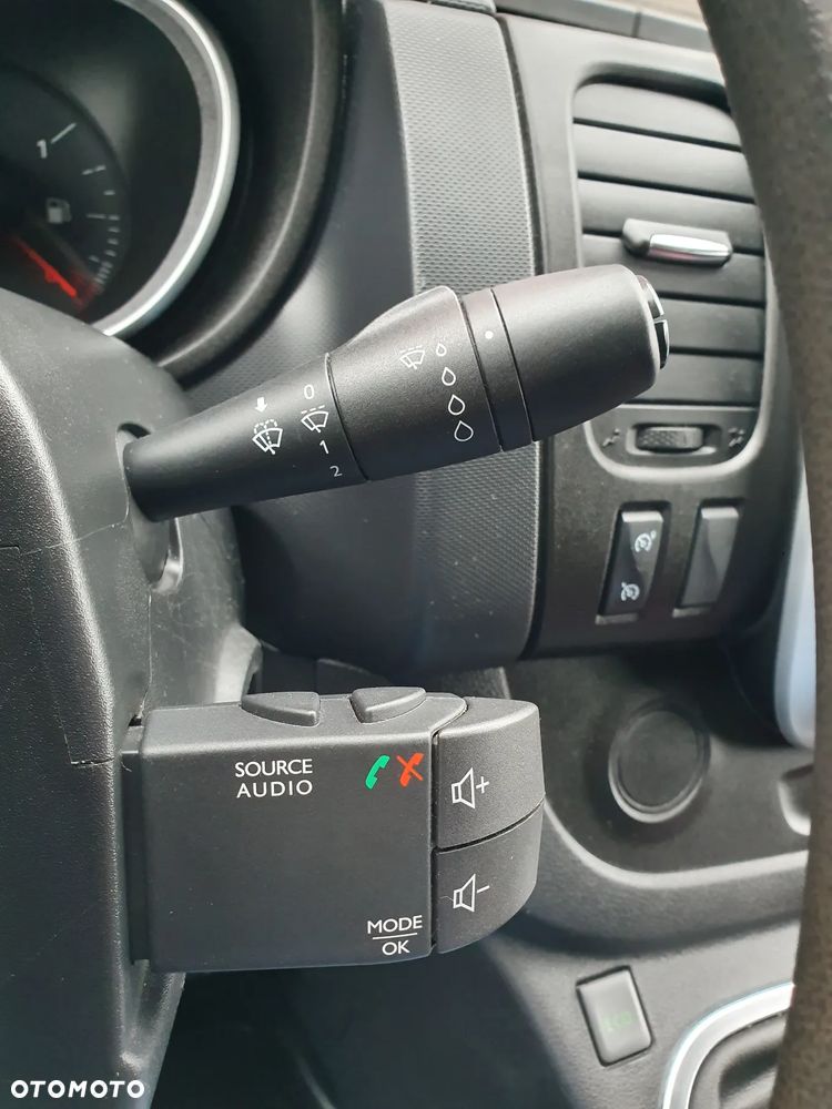 Renault TRAFIC - 22