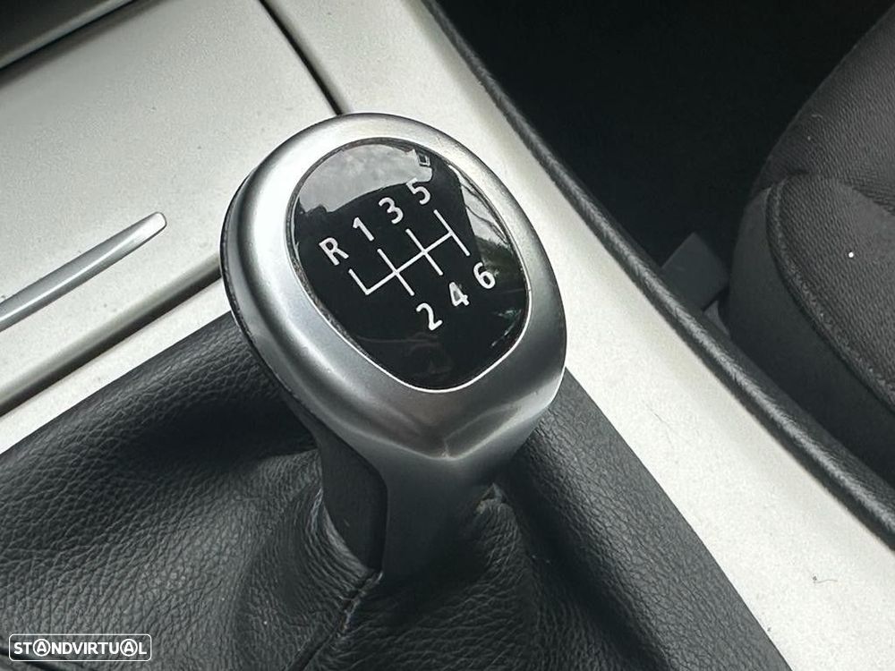 BMW 318 d Touring Line Sport - 21