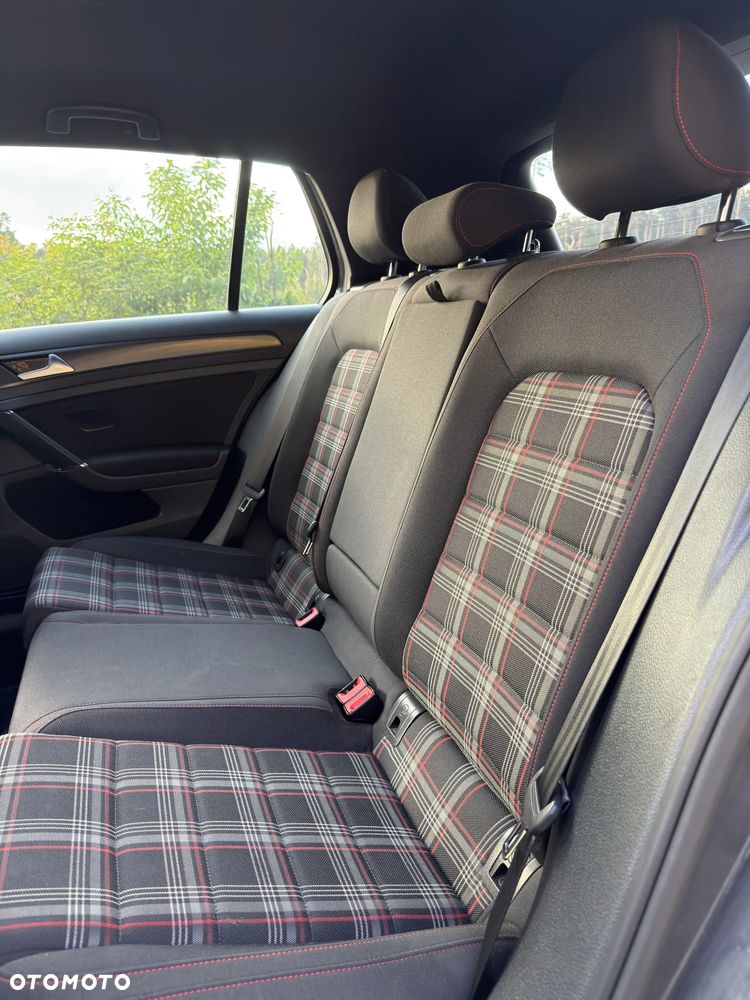 Volkswagen Golf GTI (BlueMotion Technology) DSG Performance - 14
