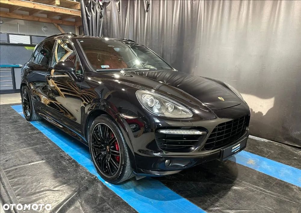Porsche Cayenne GTS - 20