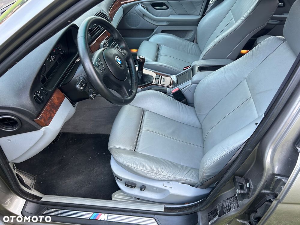 BMW Seria 5 540i - 9