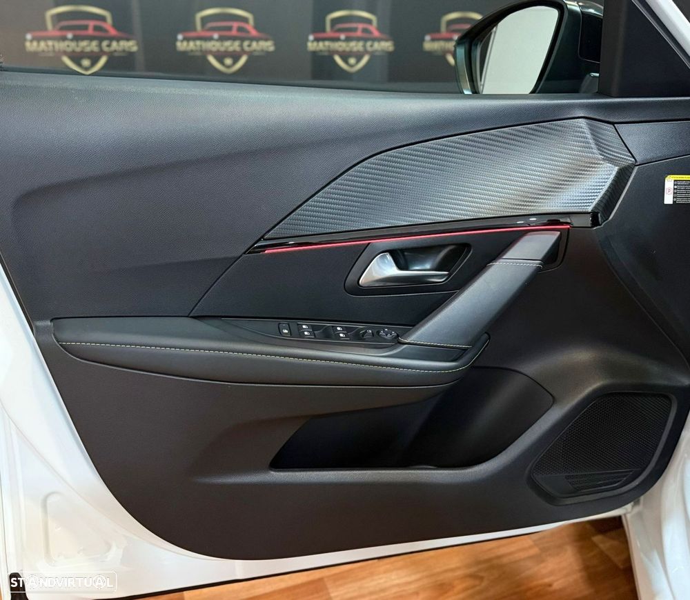 Peugeot 208 1.2 PureTech GT Line - 18