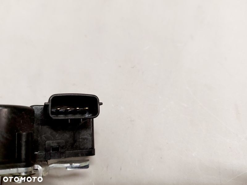 hyundai i30 ii hb zamek klapy tył 5d - 4