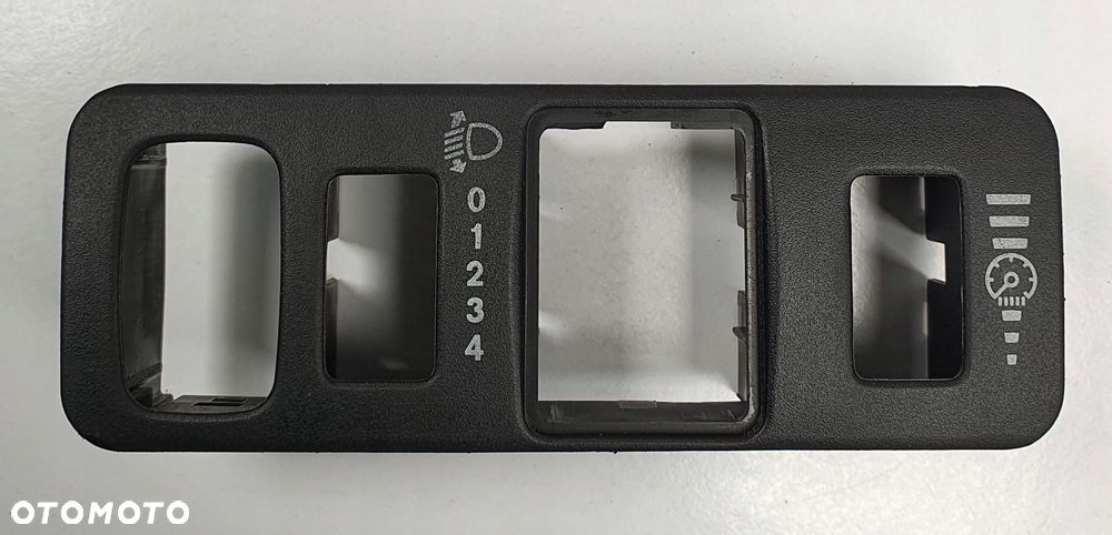 OSŁONA PANELU PRZYCISKU REGULACJI LUSTEREK MITSUBISHI SPACE STAR - 1