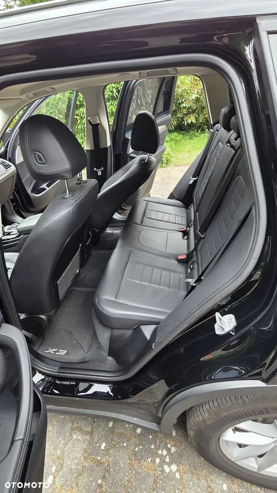 BMW X3 xDrive20i Advantage - 10