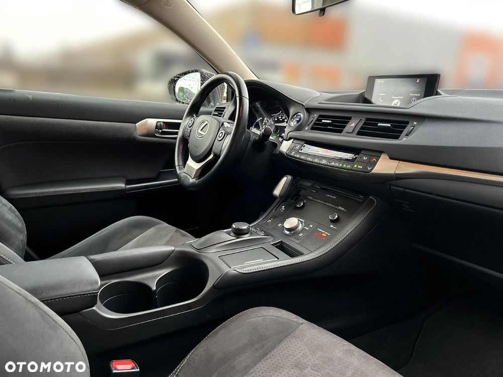 Lexus CT - 11