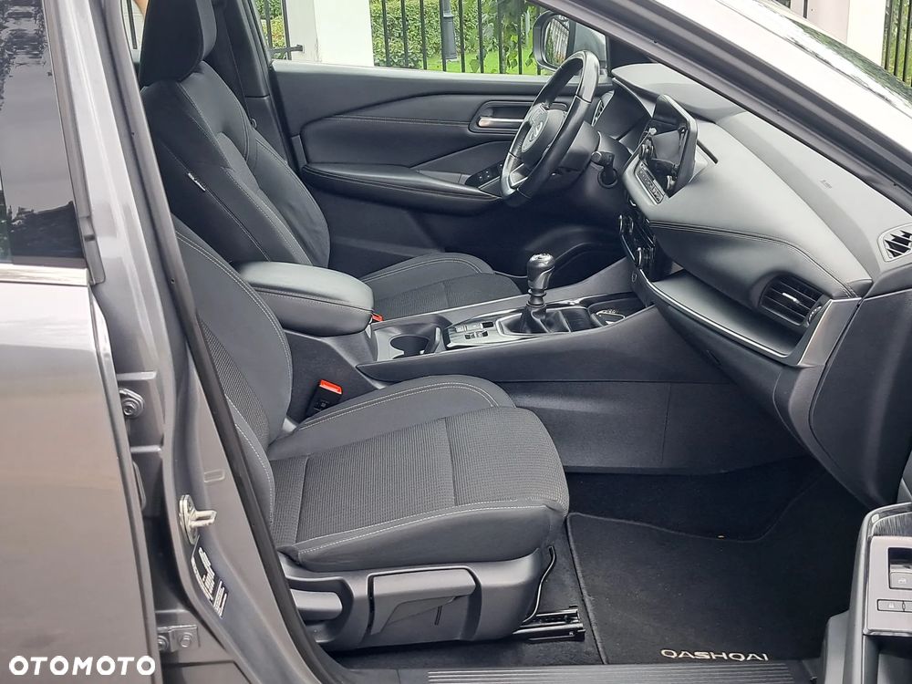 Nissan Qashqai 1.3 DIG-T AKARI - 21