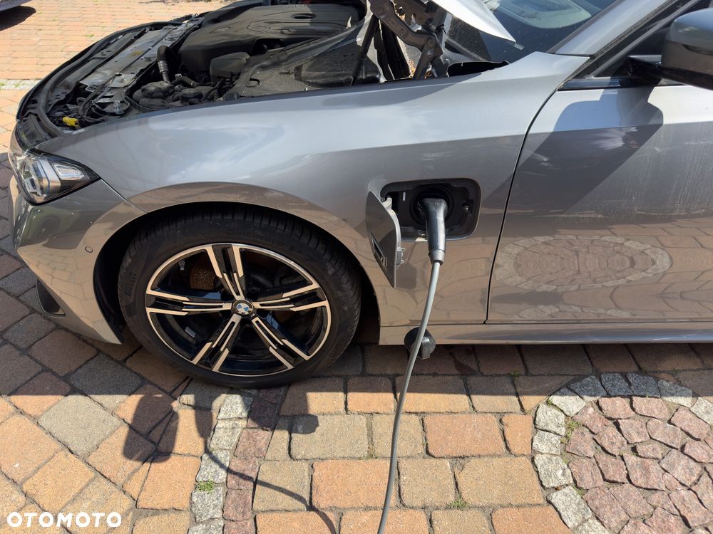 BMW Seria 3 330e M Sport sport - 14