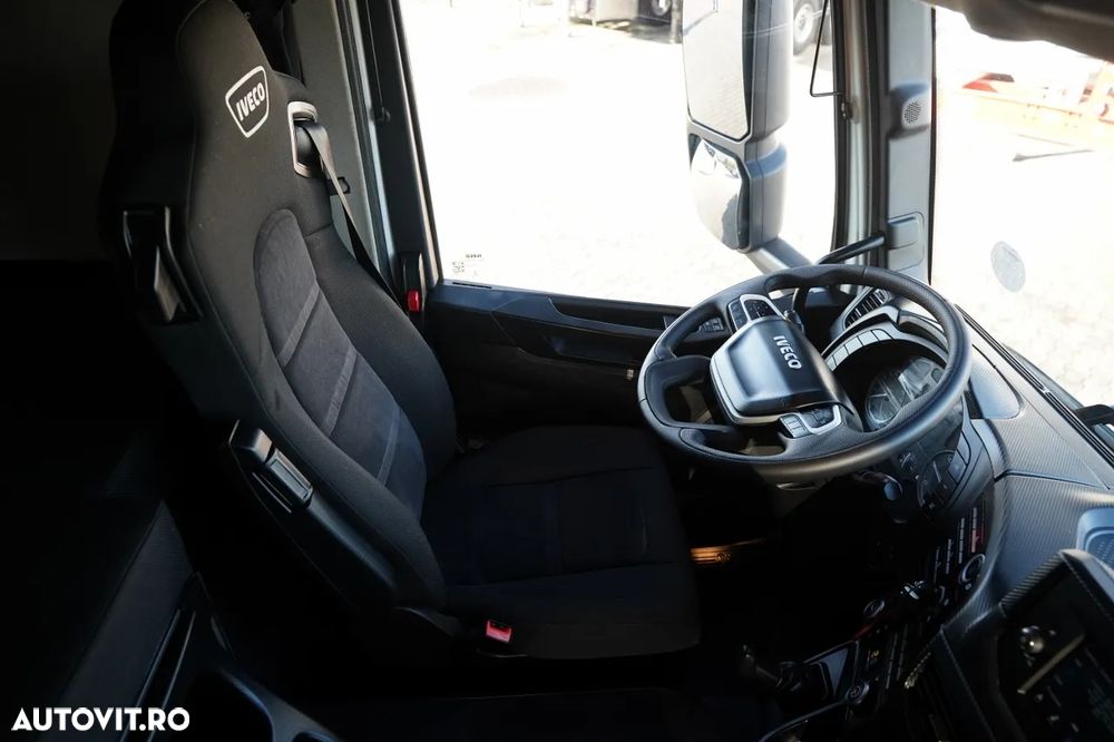 Iveco X-WAY 480 / 6x4 / CAROSERIE CU OBOANE - 6,1 m / + MACARAUA PALFINGER PK 33002 EH / MAX: 6.600 KG / ROTATOR / TELECOMANDĂ / ANVELOPE 100% / - 29