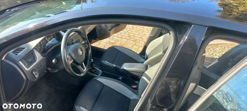 Skoda RAPID 1.0 TSI Ambition - 17