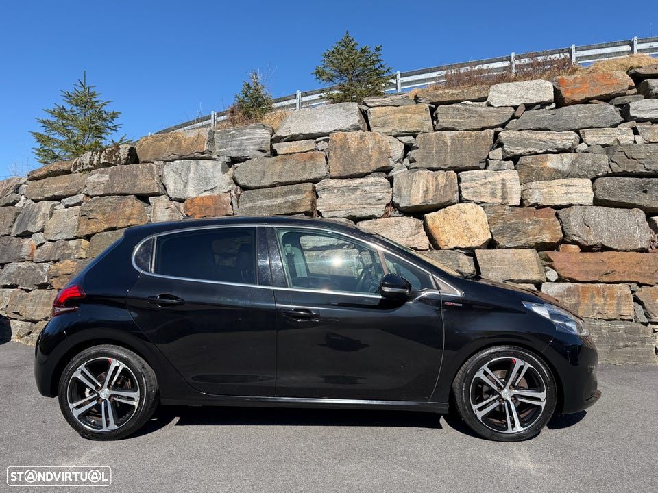 Peugeot 208 - 3