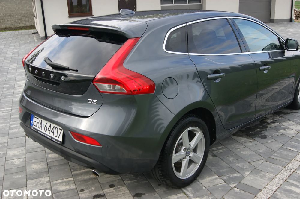 Volvo V40 D3 Momentum - 8