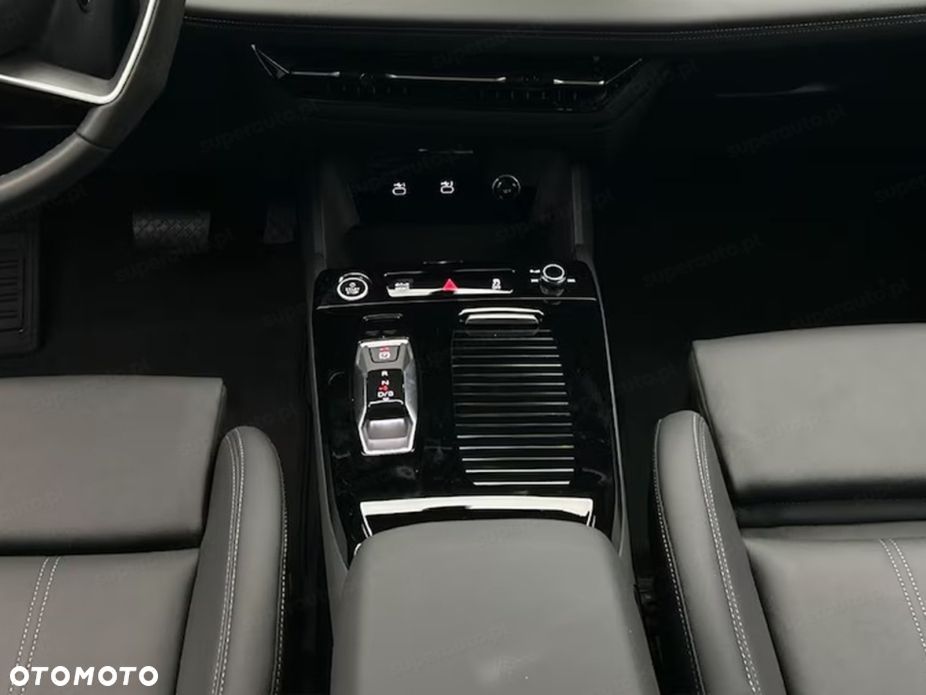 Audi Q6 e-tron - 12
