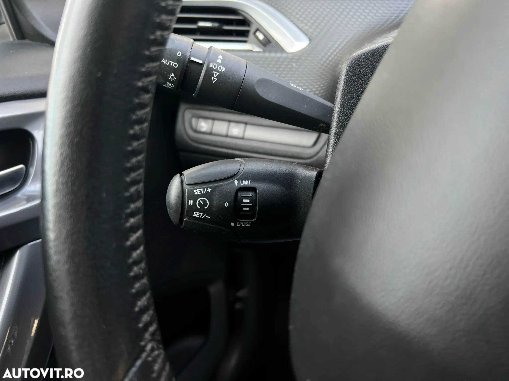 Peugeot 2008 PureTech 110 GPF Stop&Start EAT6 Style - 17