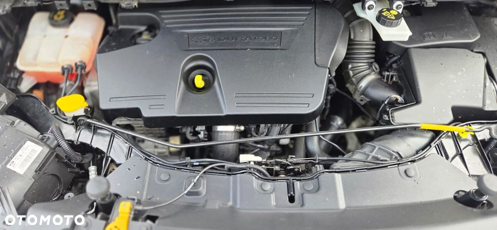 Ford Kuga 2.0 TDCi 2x4 Titanium - 40