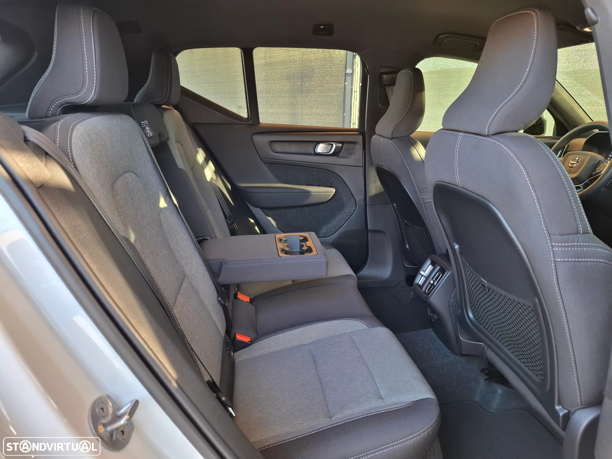 Volvo XC 40 1.5 T2 Plus Dark Auto - 38