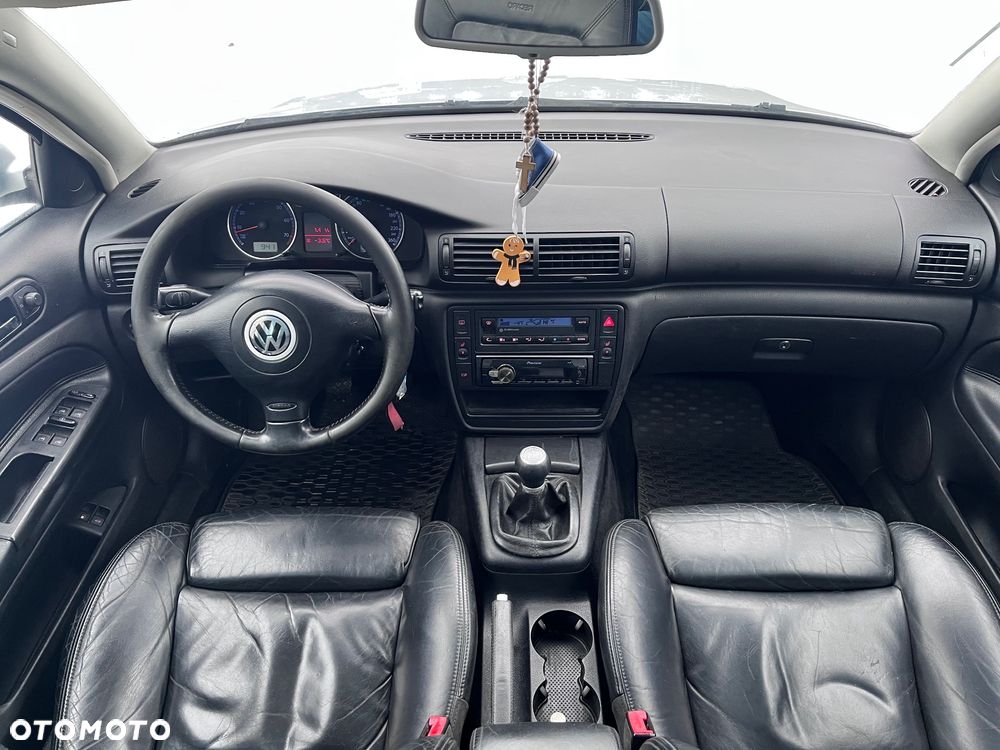 Volkswagen Passat 2.8 V6 4Motion Highline - 12