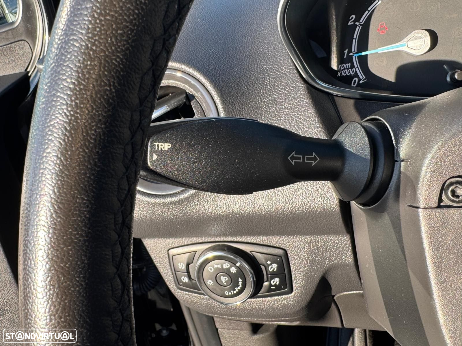 Ford Tourneo Courier 1.0 EcoBoost Titanium - 19
