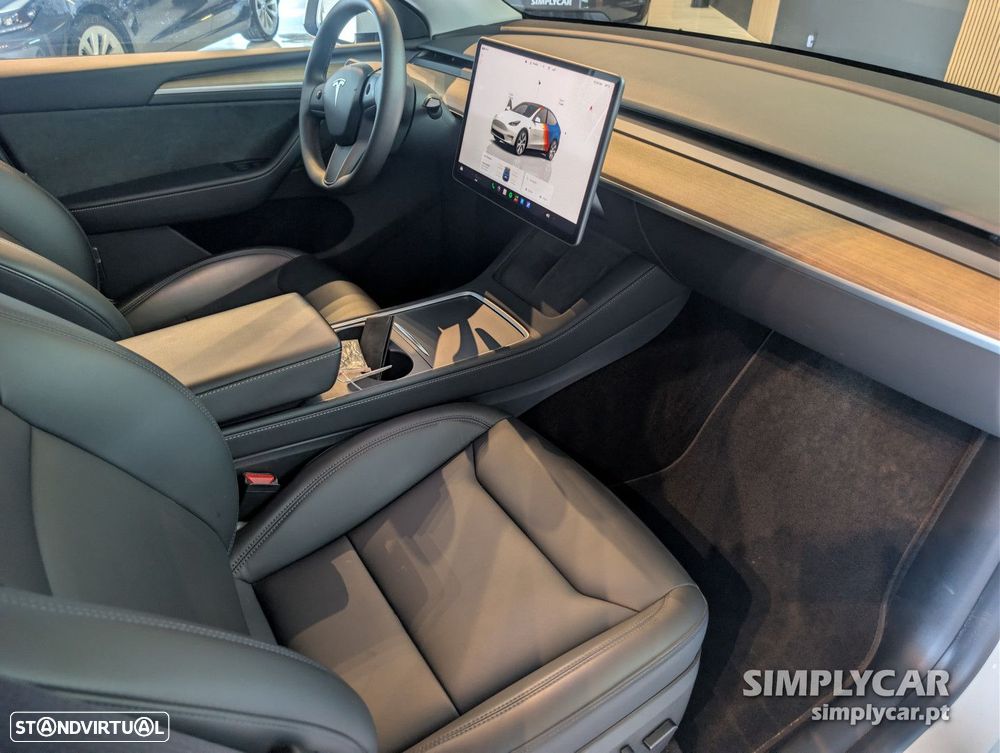 Tesla Model Y Long Range Dual Motor AWD - 8