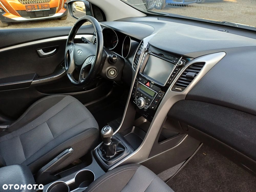 Hyundai i30 1.4 Premium - 12