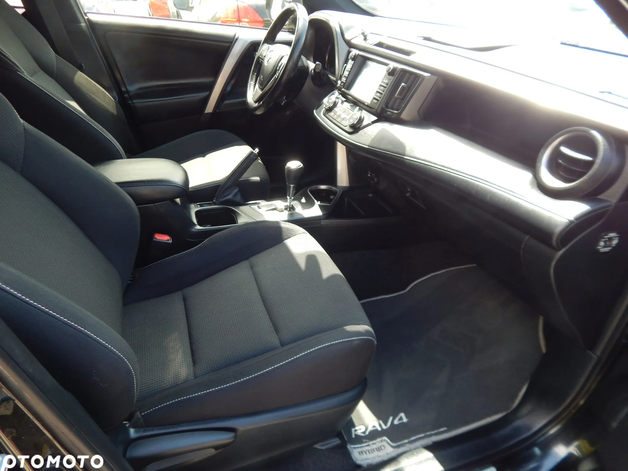 Toyota RAV4 Hybrid Platinum 4x4 - 13