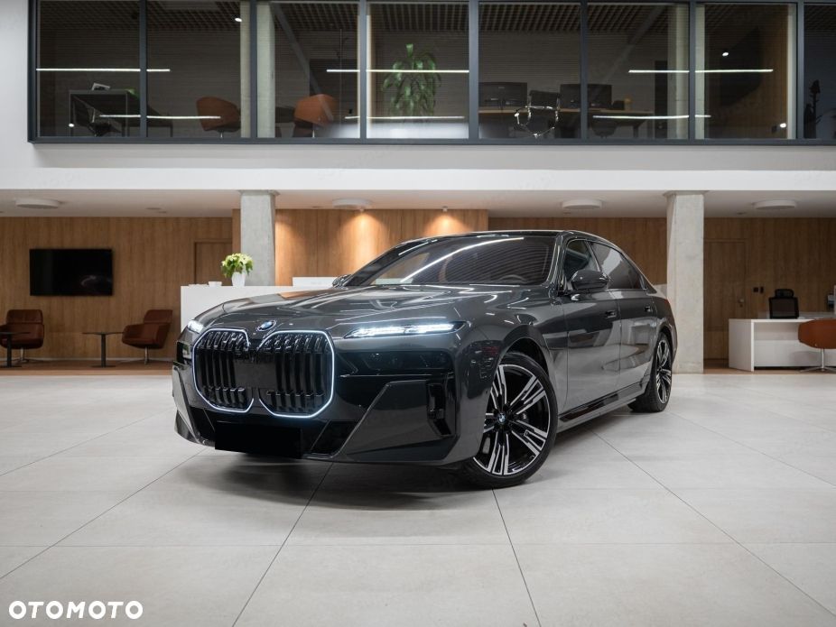 BMW Seria 7 740d xDrive mHEV M Sport sport - 7
