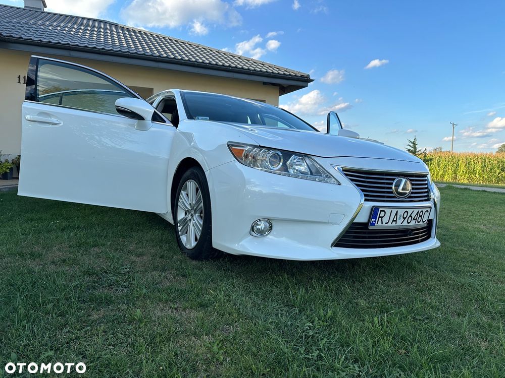 Lexus ES - 4