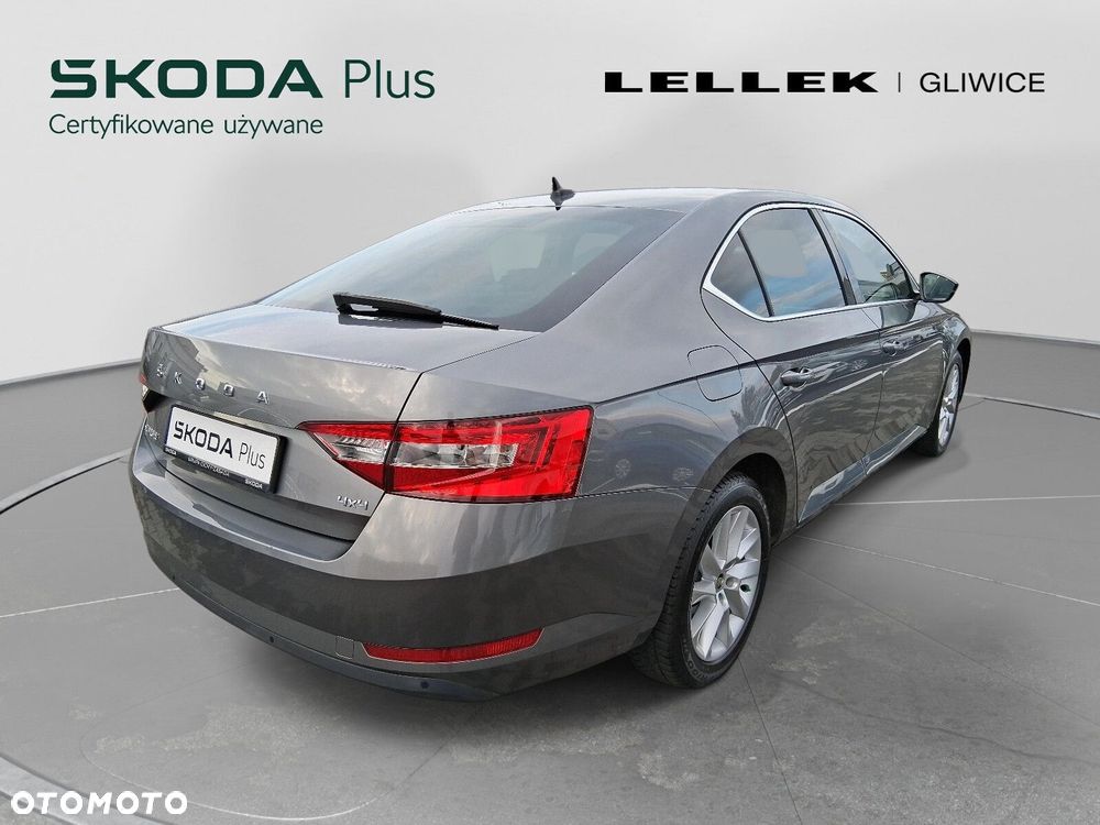 Skoda Superb 2.0 TDI SCR 4x4 Ambition DSG - 8