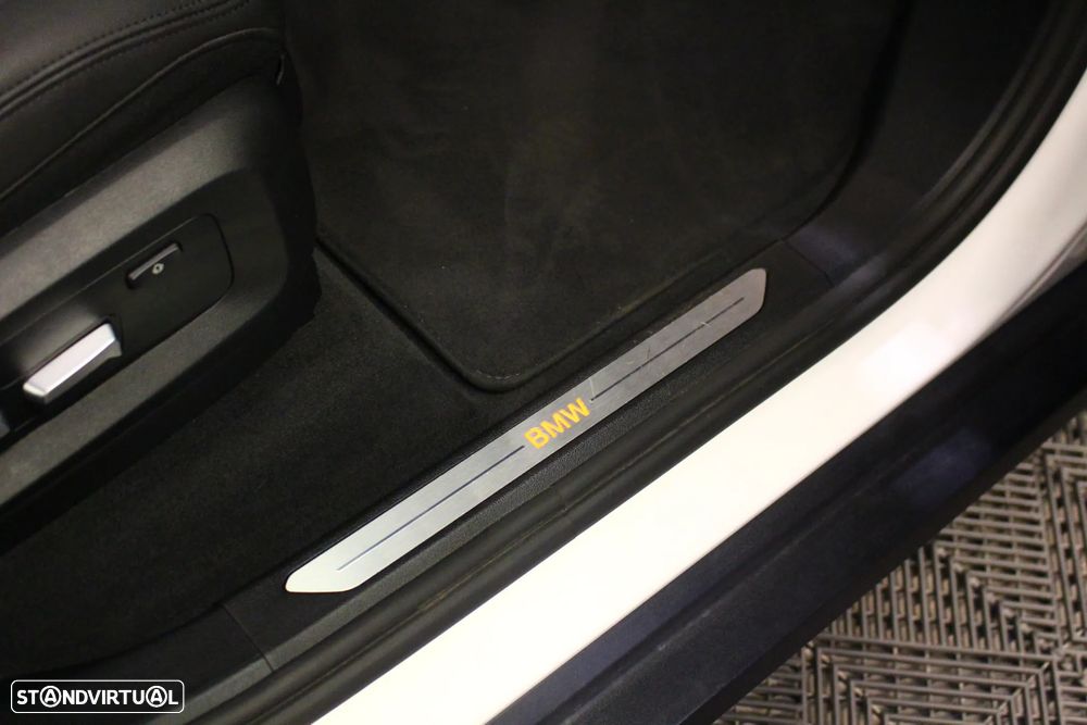 BMW X5 45 e xDrive Pack M - 15