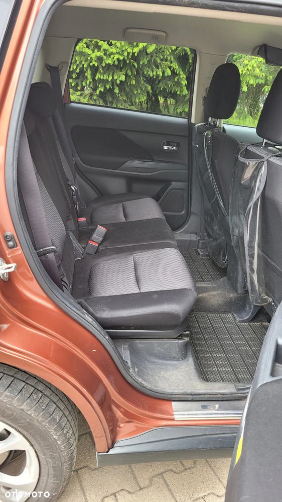 Mitsubishi Outlander 2.2 DID Intense + - 12