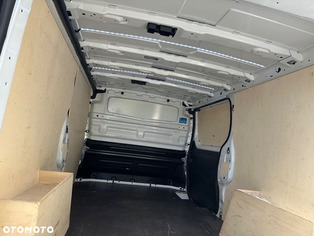 Renault / TRAFIC / 2.0 / L2H1 / LONG / - 19