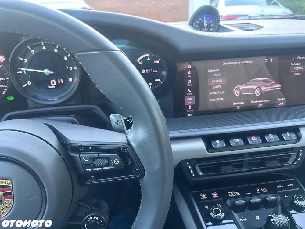 Porsche 911 Carrera 4S - 17