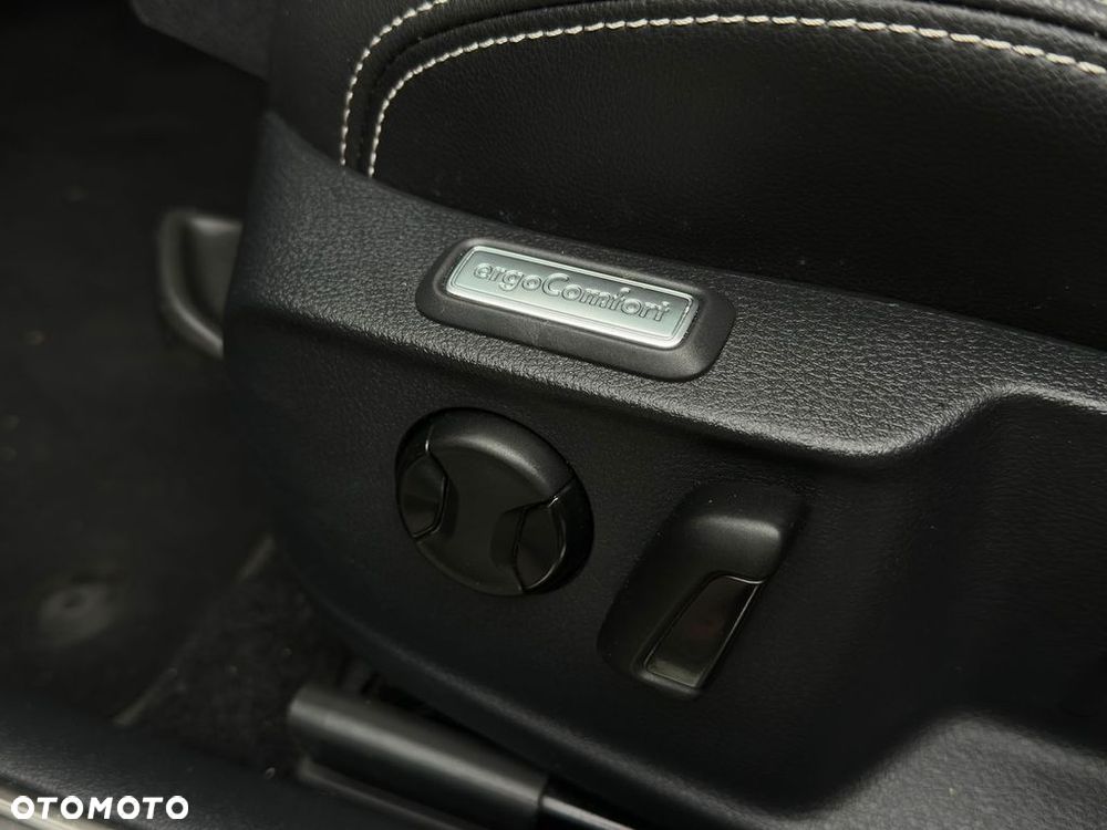 Volkswagen Passat - 25