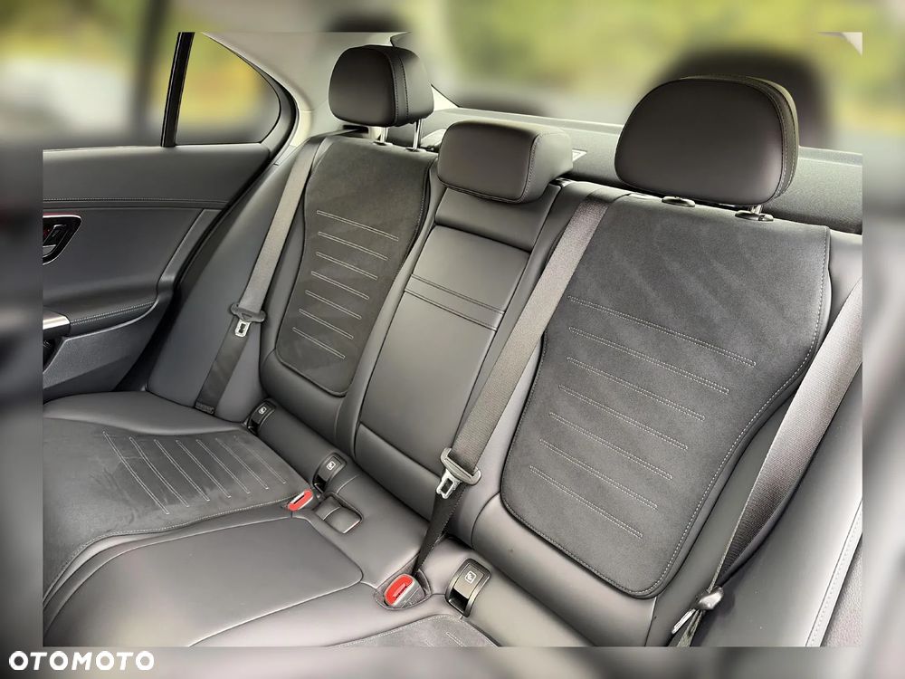 Mercedes-Benz Klasa C 200 d mHEV AMG - 12