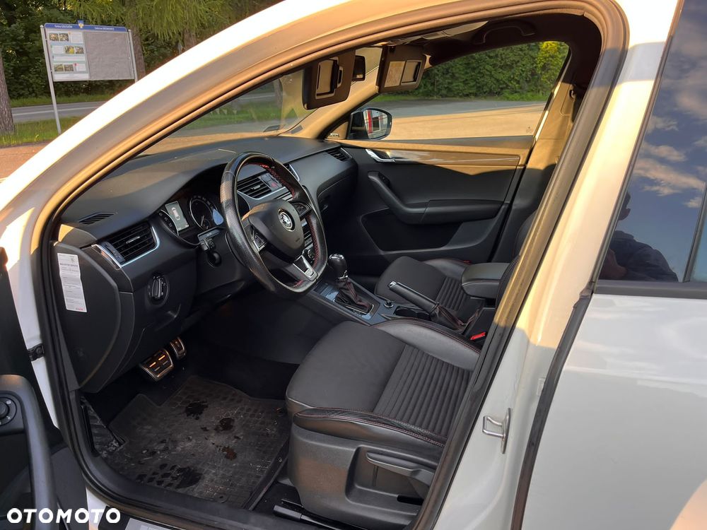 Skoda Octavia 2.0 TDI RS DSG - 11