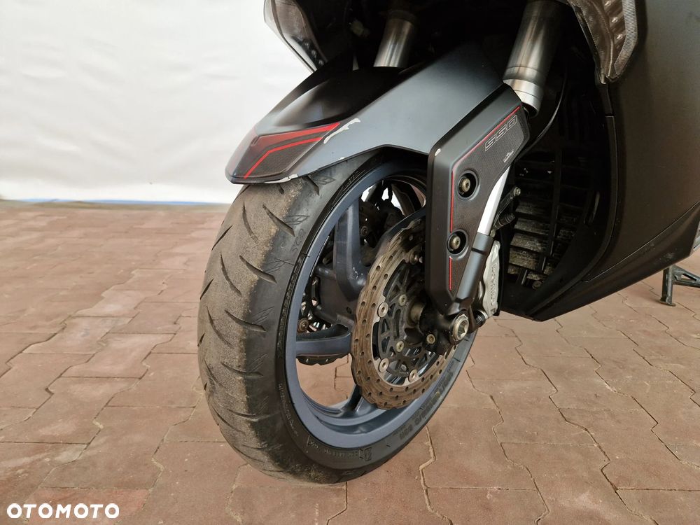 Kymco AK 550 - 21