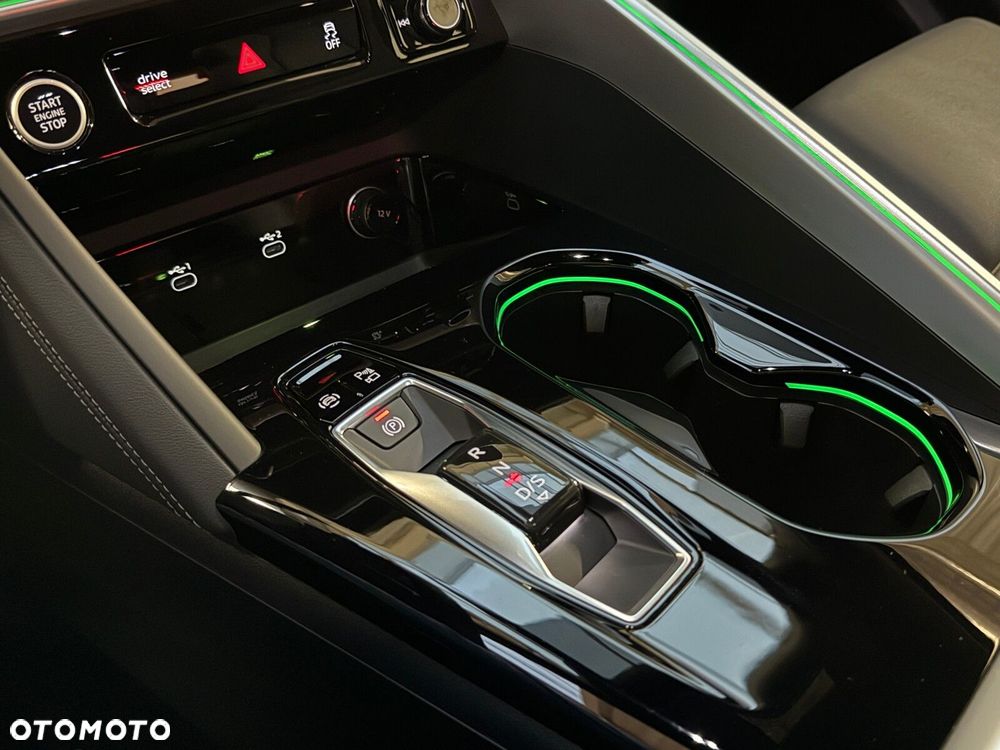 Audi Q5 Sportback - 36