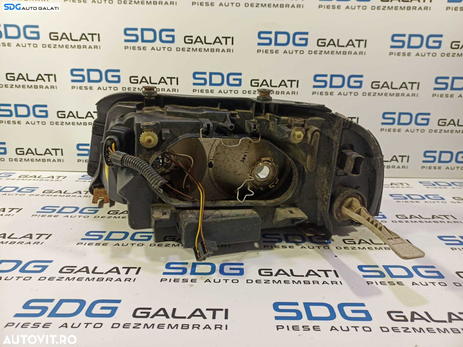 Far Dreapta FARA Xenon Volkswagen Sharan 2001 - 2010 Cod 7M3941016AH 030118202 [L1719] - 2