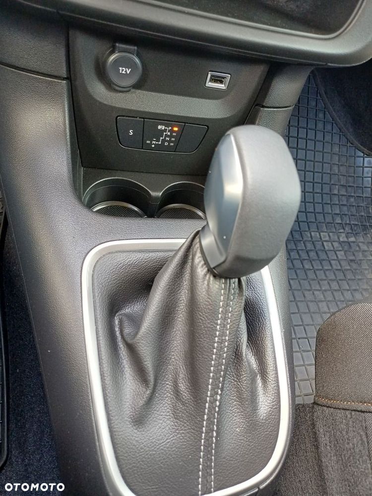 Citroën C3 1.2 PureTech Max EAT6 - 22