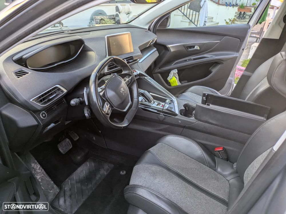 Peugeot 5008 THP 165 EAT6 Allure - 4