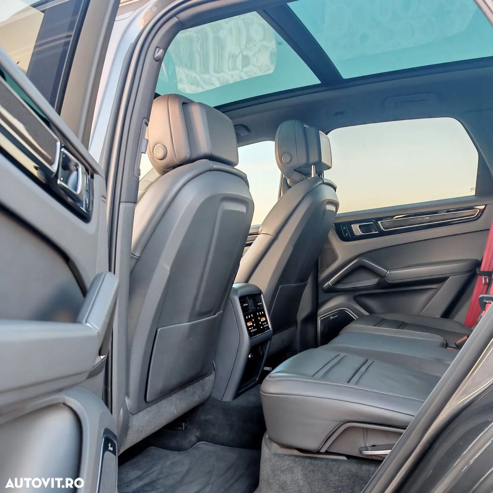 Porsche Cayenne Standard - 5