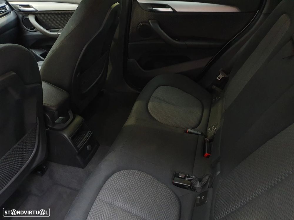 BMW X1 16 d sDrive Advantage - 24